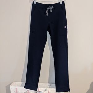 **SOLD** NWT Figs Yola Skinny Scrub Pants